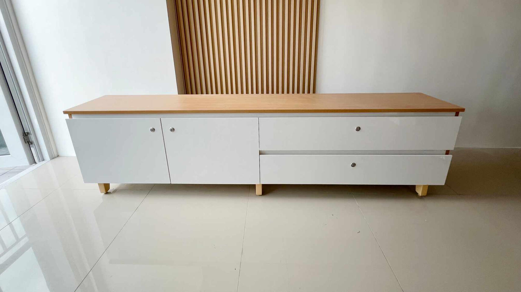 TV RACK